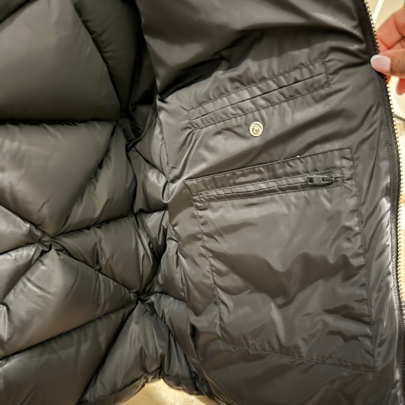 Prada Down Jacket Made Of Re-Nylon - Picture 4 of 7